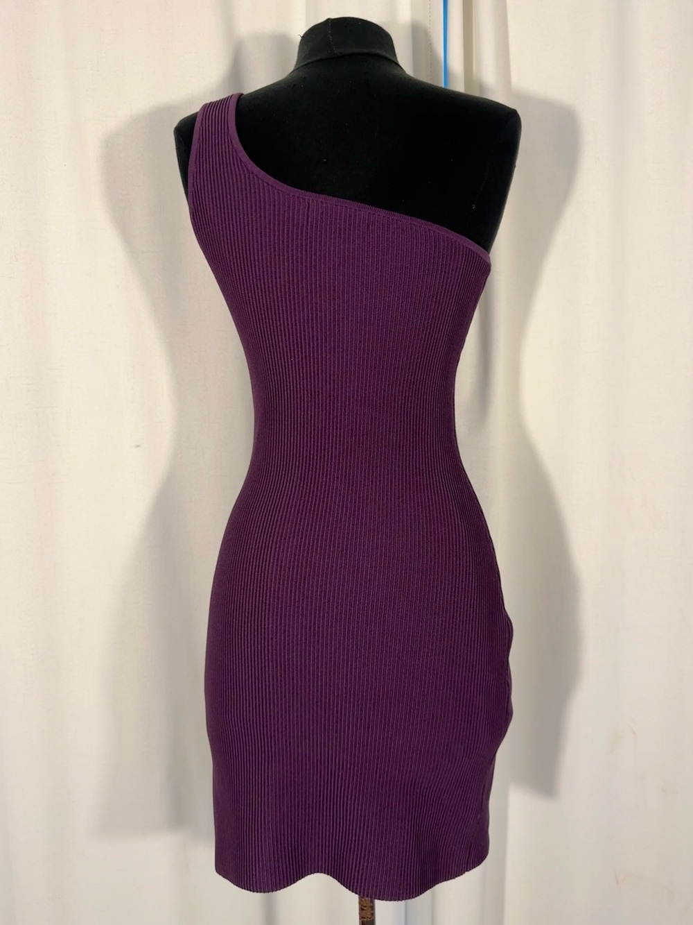 Aritzia Babaton Sculpt Knit One-Shoulder Mini Dress in Purple - Picture 3 of 10